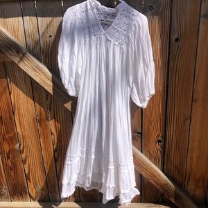 Vintage 70’s white boho Mexican midi dress with lace detail